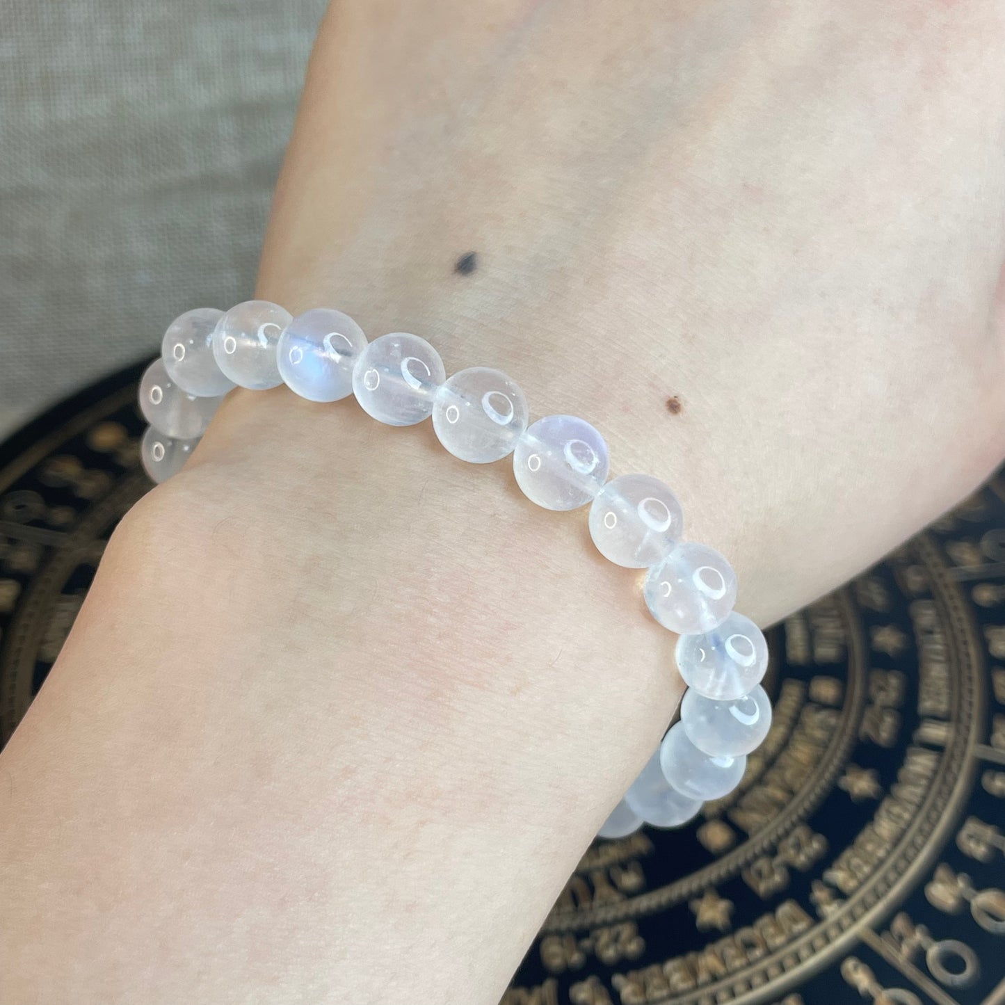 “Lunar Veil” Natural Moonstone Bracelet 月白流光|天然月亮石手串 – 8mm(India 印度)