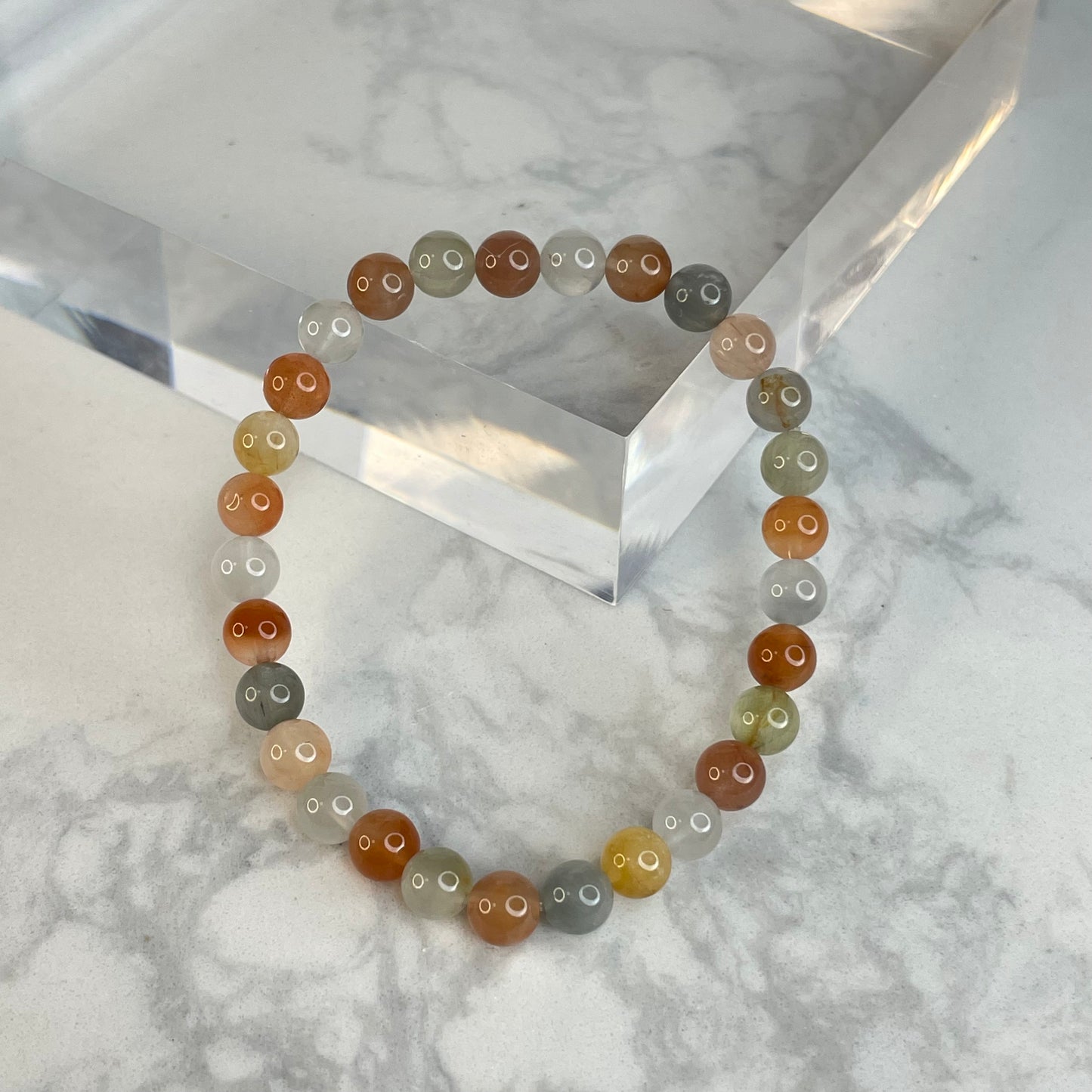 Rainbow Rutile Quartz Bracelet – 6mm Beads | Natural Rabbit Hair Crystal
彩兔毛水晶手串 – 6mm 小珠圓潤可愛款