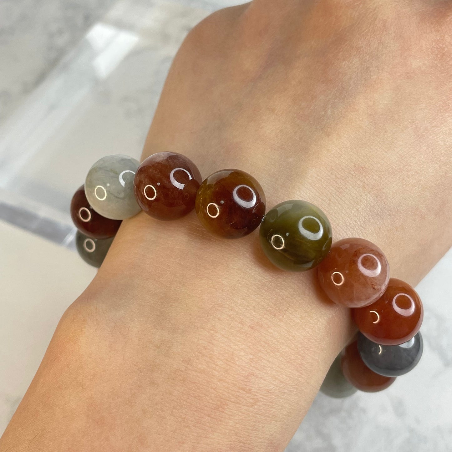 Rainbow Rutile Quartz Bracelet – 13mm Beads | Natural Rabbit Hair Crystal
彩兔毛水晶手串 – 13mm 自然個性款