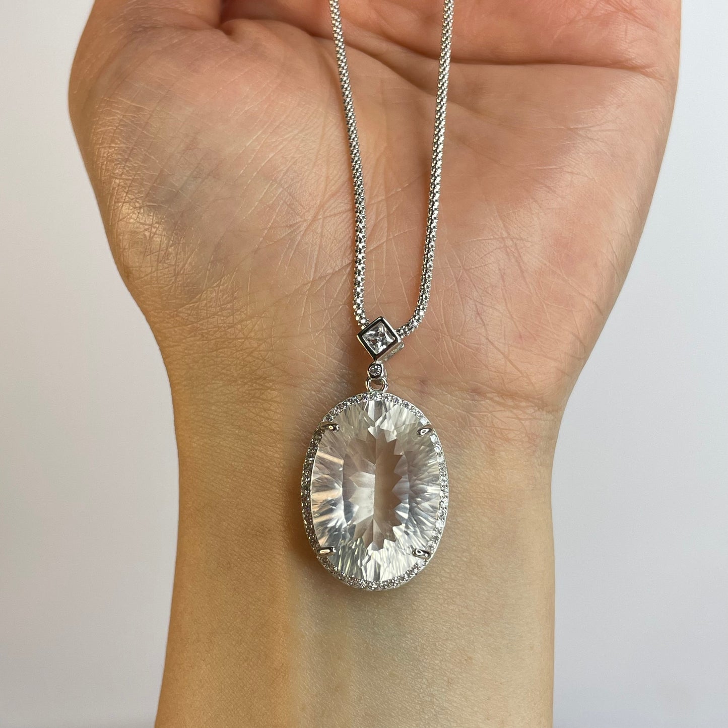 Oval Clear Quartz Pendant 白水晶橢圓吊墜(不含頸鏈)– 15×21mm(S925銀鑲鋯石)