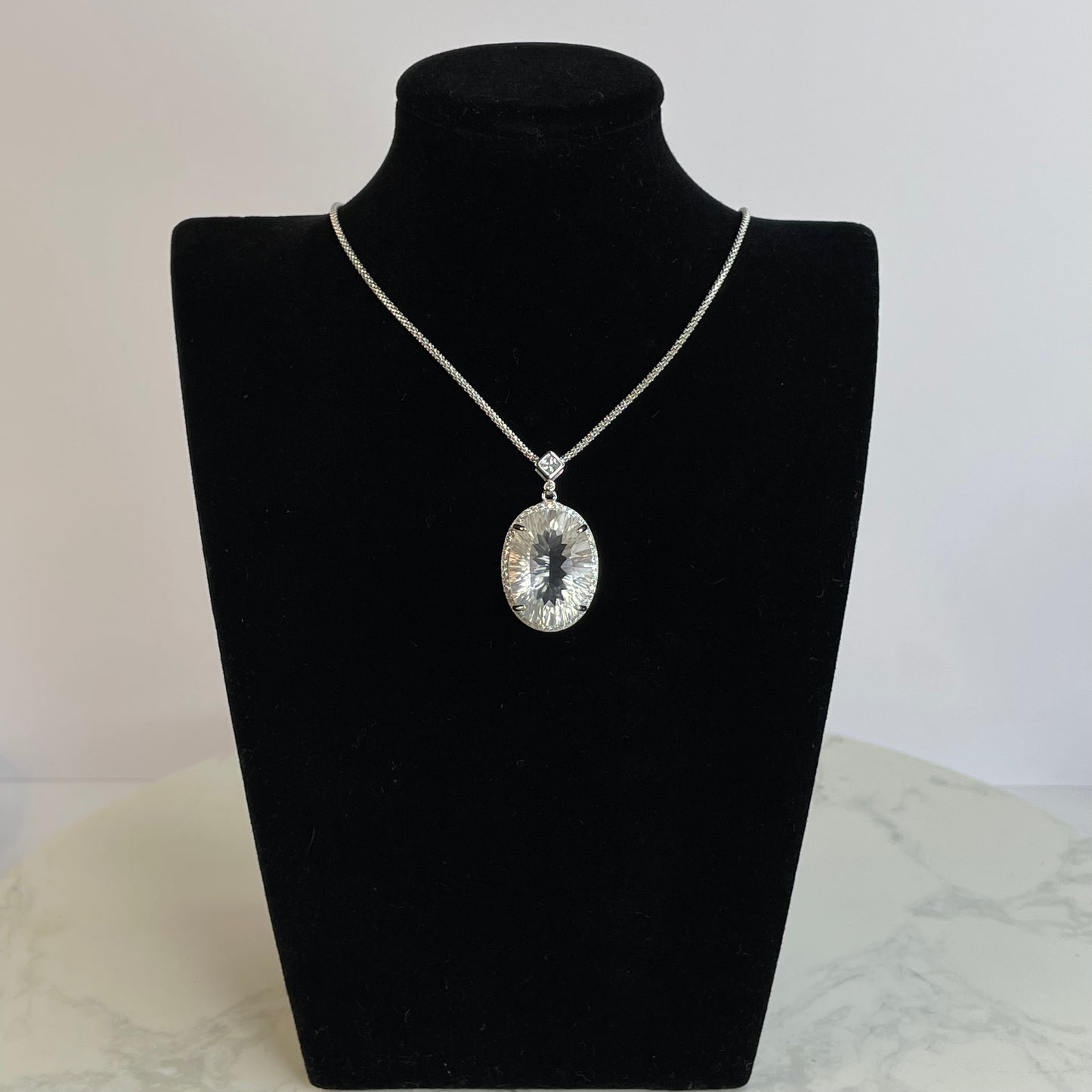 Oval Clear Quartz Pendant 白水晶橢圓吊墜(不含頸鏈)– 15×21mm(S925銀鑲鋯石)