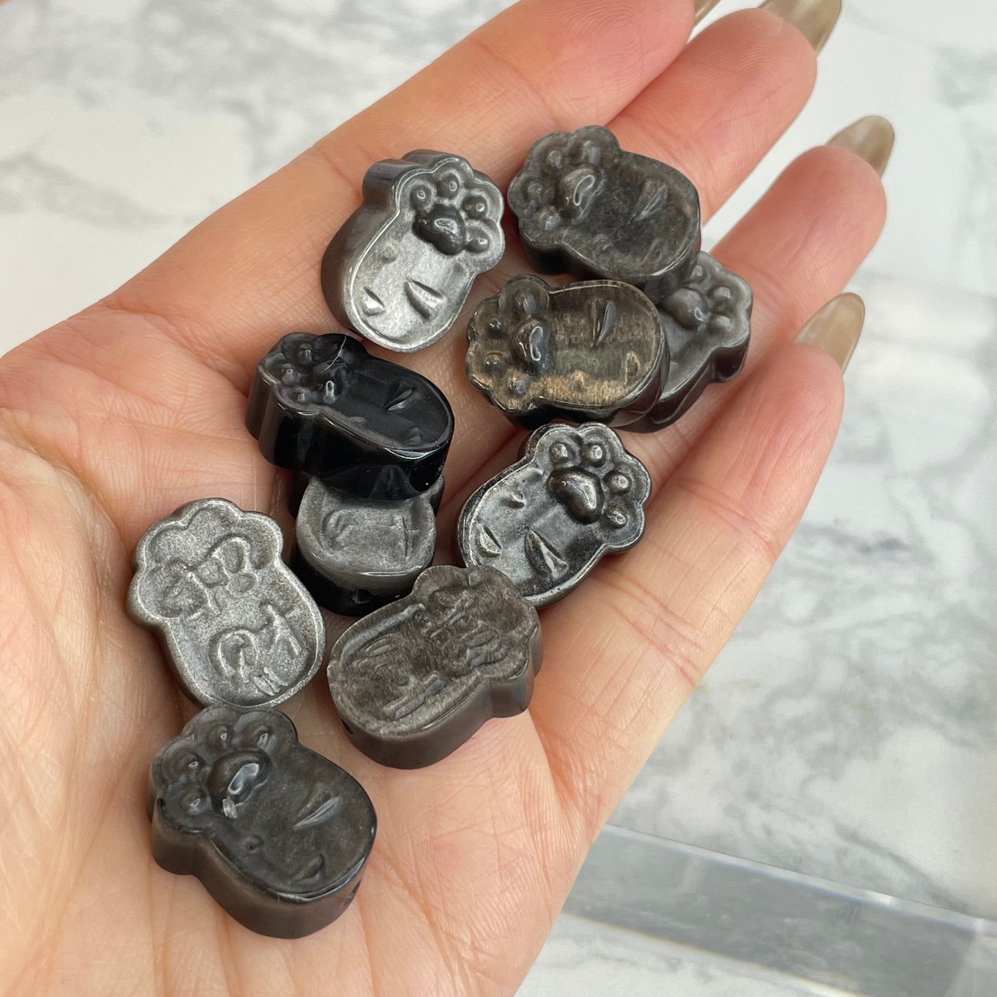Silver Sheen Obsidian Double-Sided Beads 銀曜石雙面雕刻珠 – 招財 x 貓爪(10pcs|14×19mm)