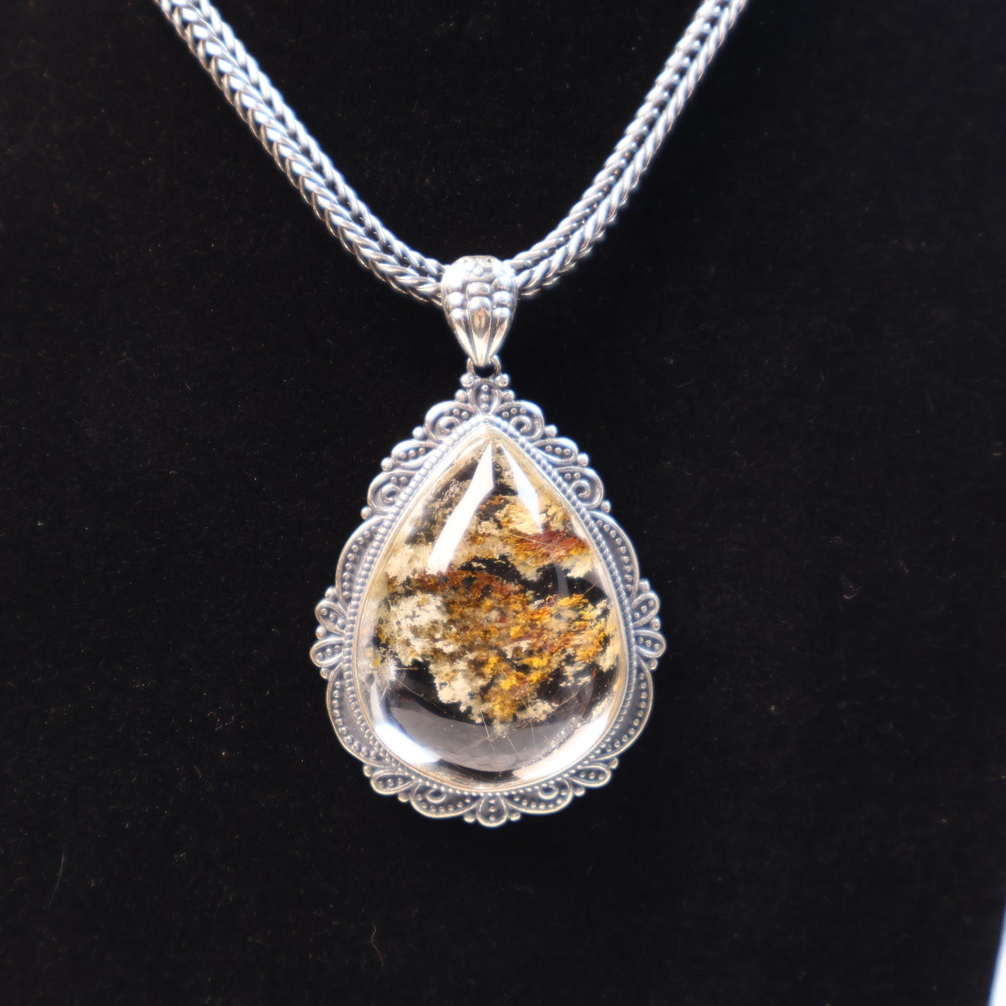 Enchanted Veil Phantom Quartz Pendant 幽織幻境幽靈水晶吊墜 – 26×34mm（S925 不含項鏈）