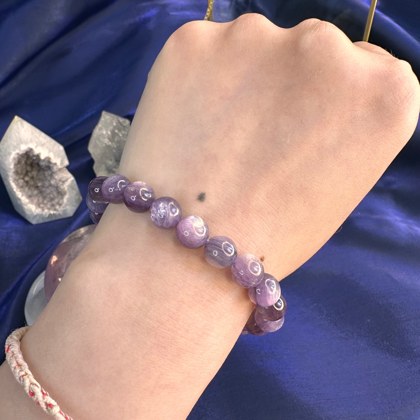 Natural Lepidolite Bracelet – 8mm Calming Purple Mica Crystal for Emotional Balance