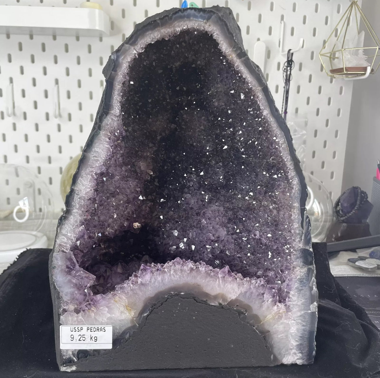 Premium Amethyst Geode 紫晶洞擺件 – 9.25kg（Uruguay 烏拉圭）