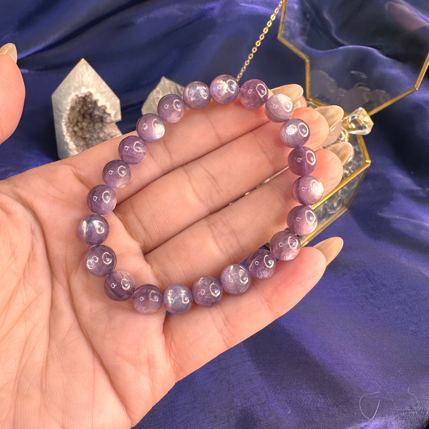 Natural Lepidolite Bracelet – 8mm Calming Purple Mica Crystal for Emotional Balance