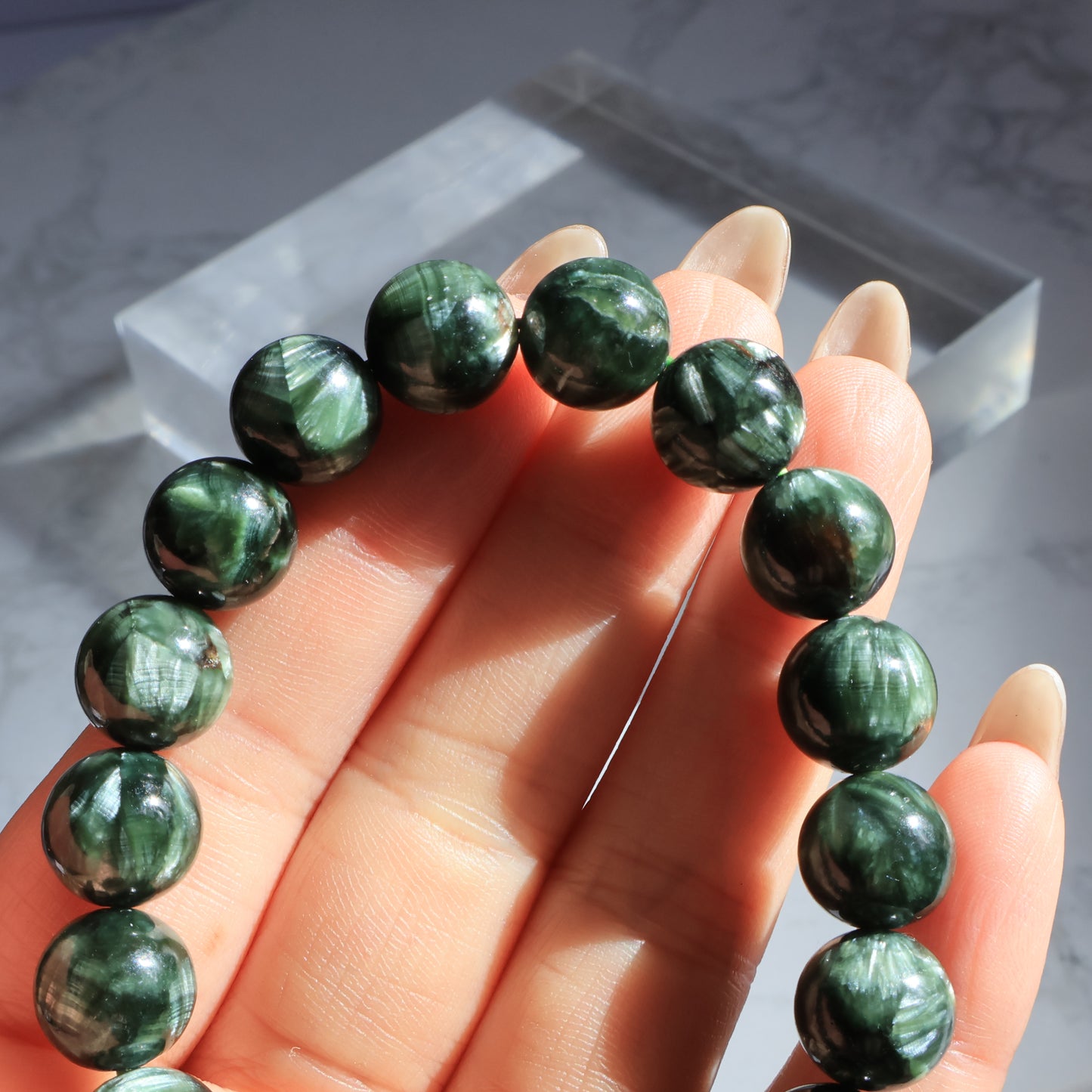 Radiant Forest Seraphinite Bracelet 森靈綠龍晶手串 – 10mm（Russia 俄羅斯）
