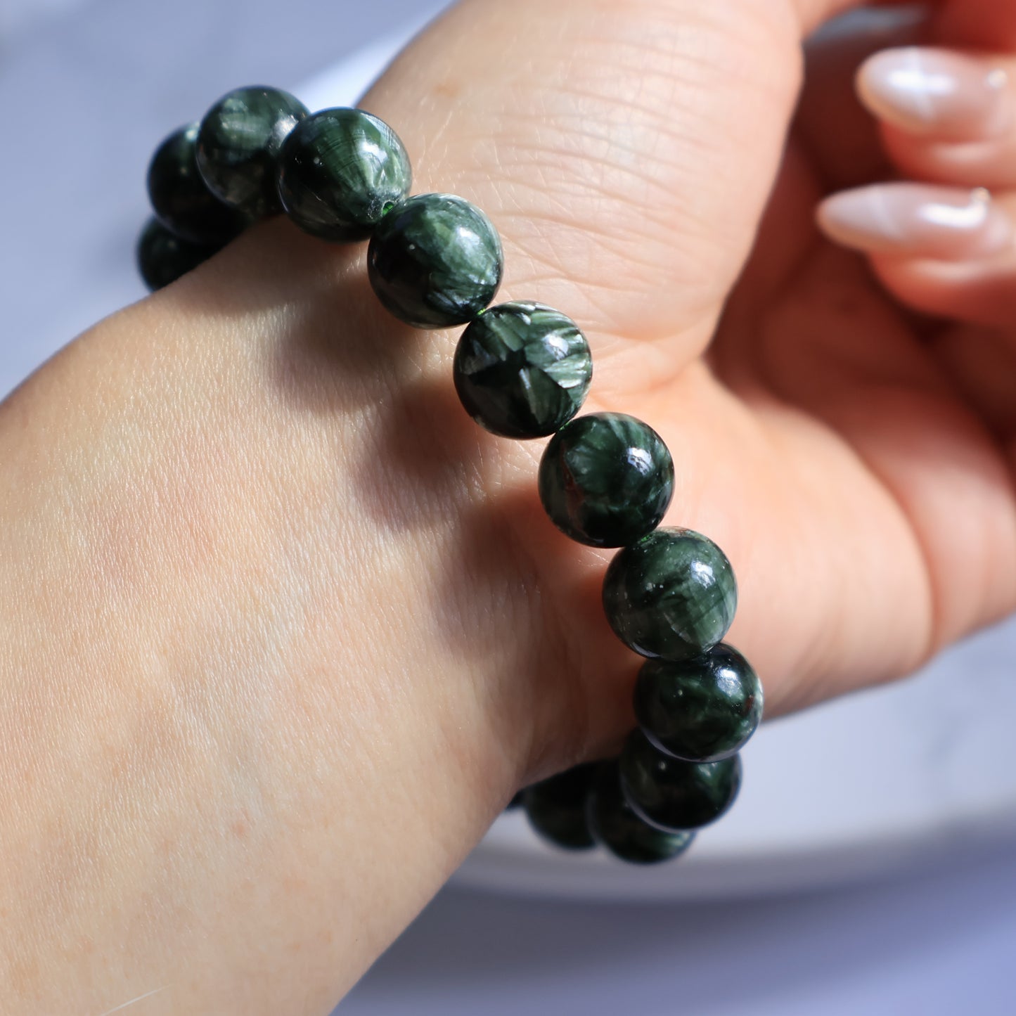 Radiant Forest Seraphinite Bracelet 森靈綠龍晶手串 – 10mm（Russia 俄羅斯）