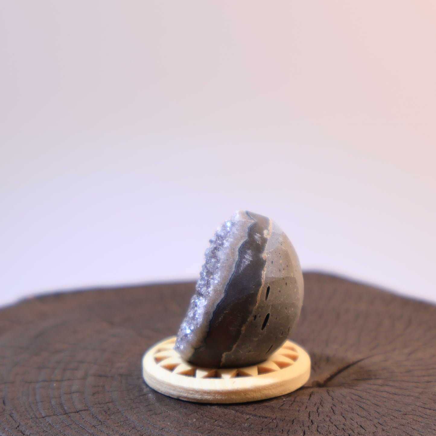Mini Amethyst & Grey Quartz Geode Eggs 三顆迷你紫晶與灰晶蛋組合 – 約34mm