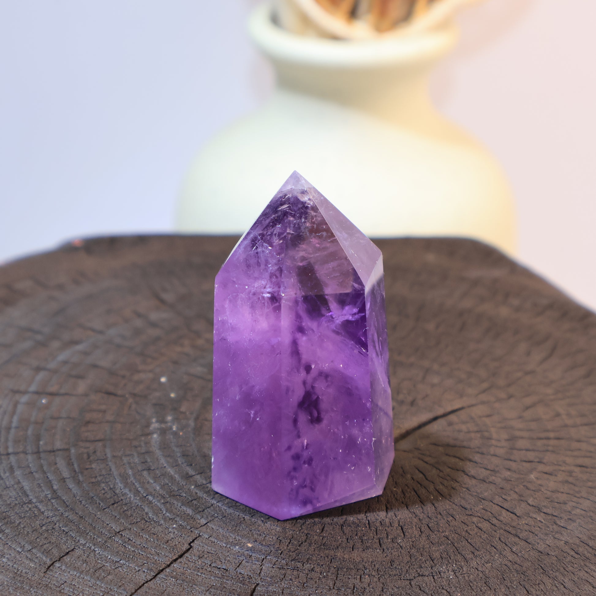 Amethyst crystal point tower feng shui decoration / 紫水晶能量尖塔 風水擺設