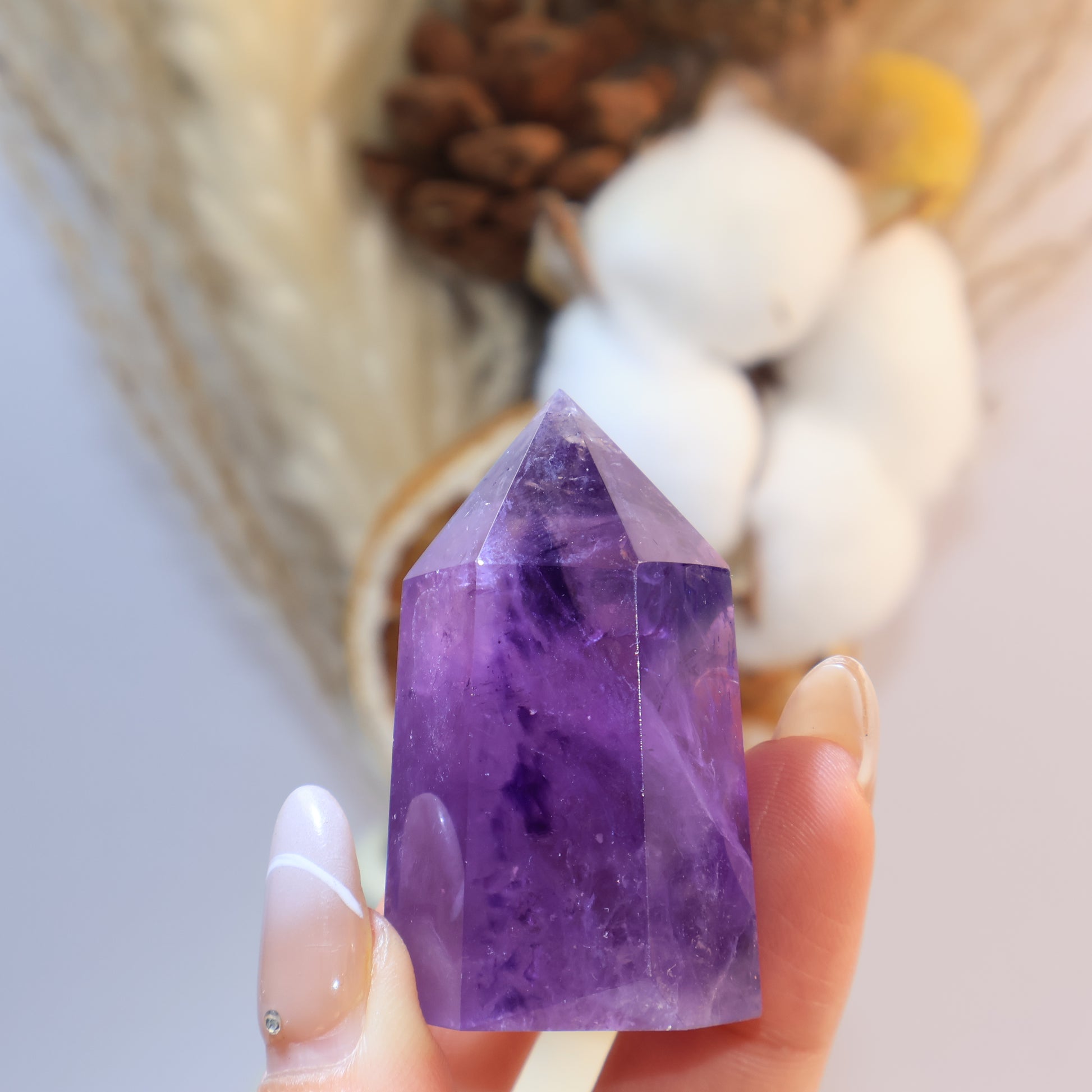 Amethyst tower crystal shine and details / 紫晶柱 光澤與細節展示