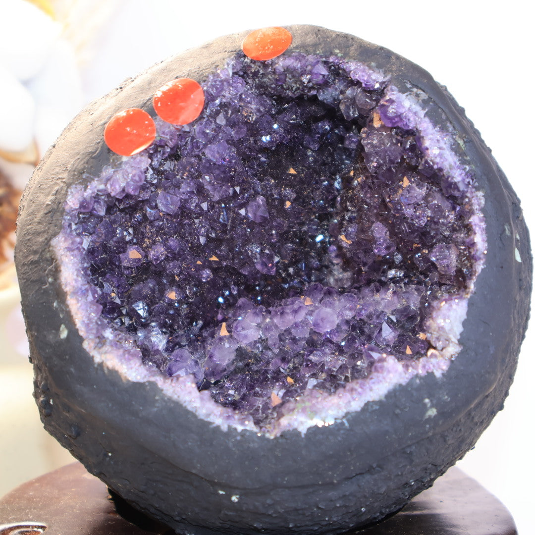 Close Up of Uruguay Amethyst Geode Crystal Cave – Sparkling Purple Quartz Cluster