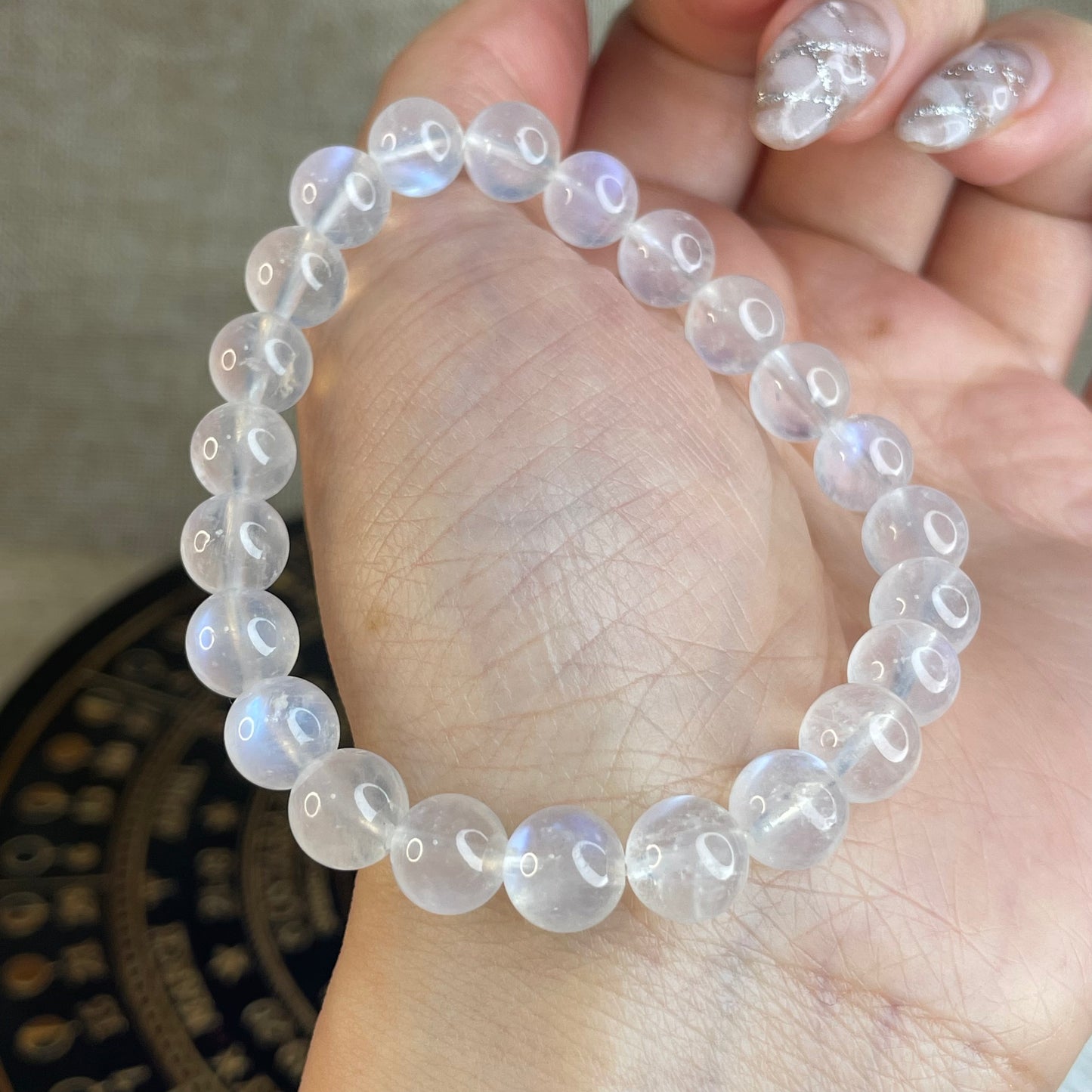 “Lunar Veil” Natural Moonstone Bracelet 月白流光｜天然月亮石手串 – 8mm（India 印度）