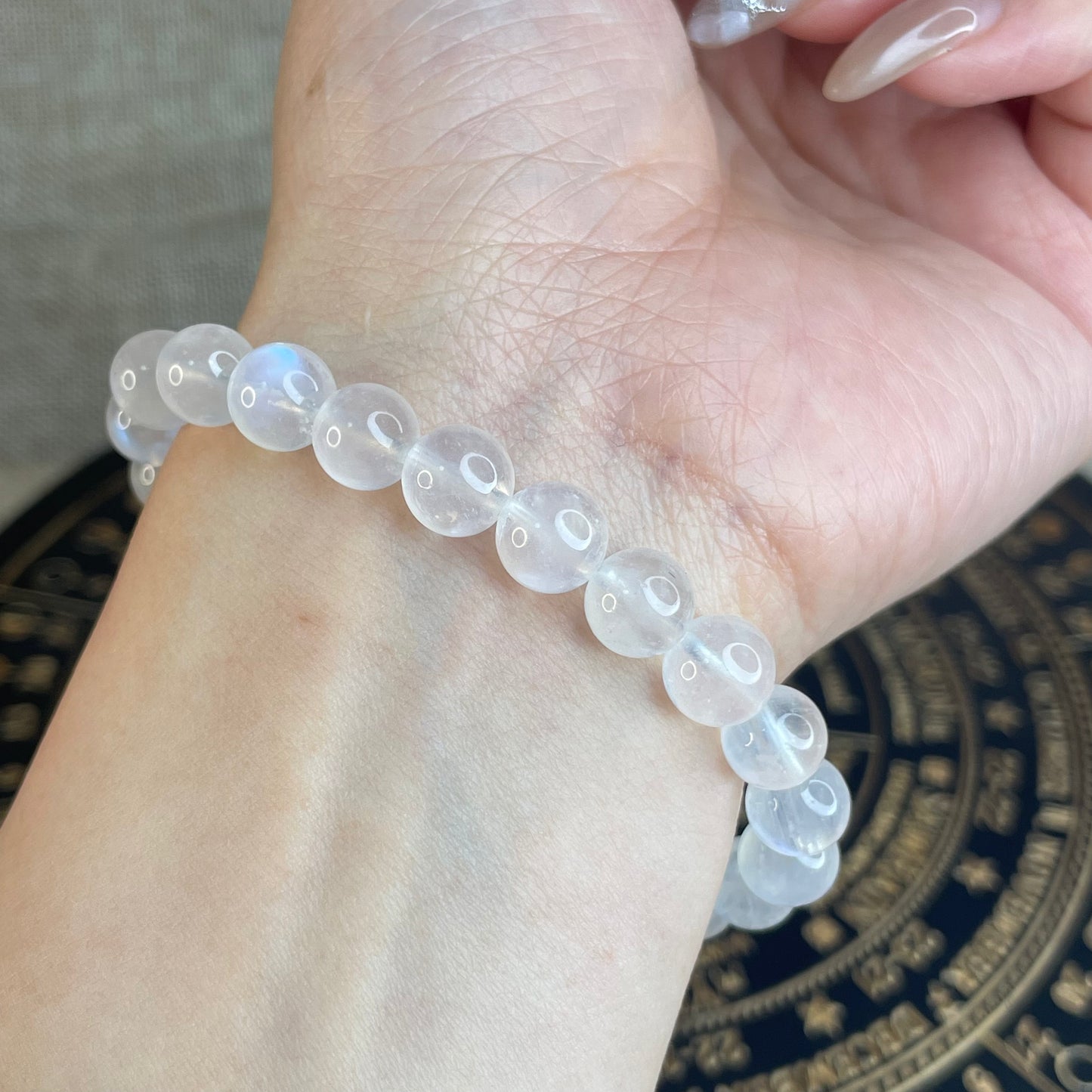 “Lunar Veil” Natural Moonstone Bracelet 月白流光｜天然月亮石手串 – 8mm（India 印度）