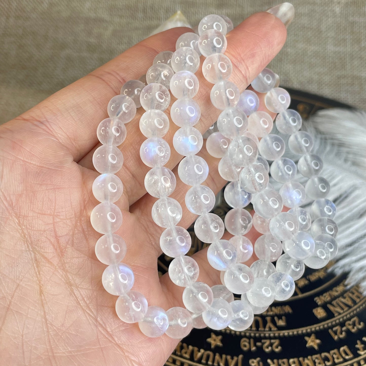 “Lunar Veil” Natural Moonstone Bracelet 月白流光｜天然月亮石手串 – 8mm（India 印度）