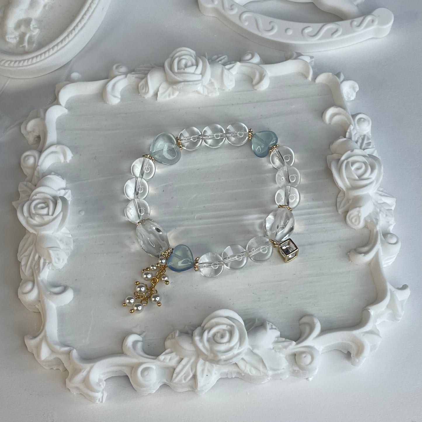 “Ocean Whisper” Clear Quartz & Aquamarine Heart Bracelet
「海之呢喃」白水晶與海藍寶愛心手串 – 10mm（Brazil 巴西 & Pakistan 巴基斯坦）