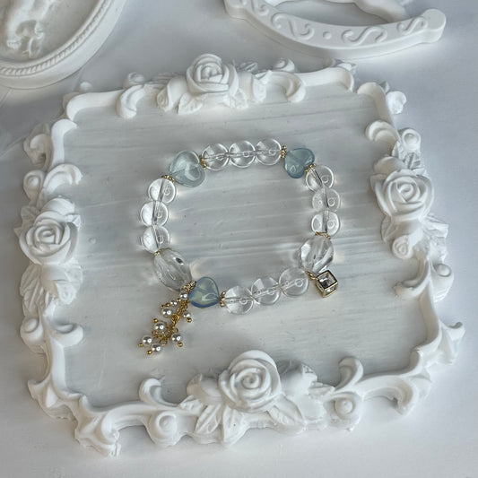 “Ocean Whisper” Clear Quartz & Aquamarine Heart Bracelet
「海之呢喃」白水晶與海藍寶愛心手串 – 10mm（Brazil 巴西 & Pakistan 巴基斯坦）