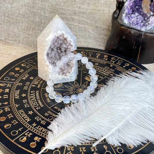 “Moonlight Whisper” Natural Moonstone Bracelet 月光繾綣」天然月亮石手串 – 9mm（India 印度）