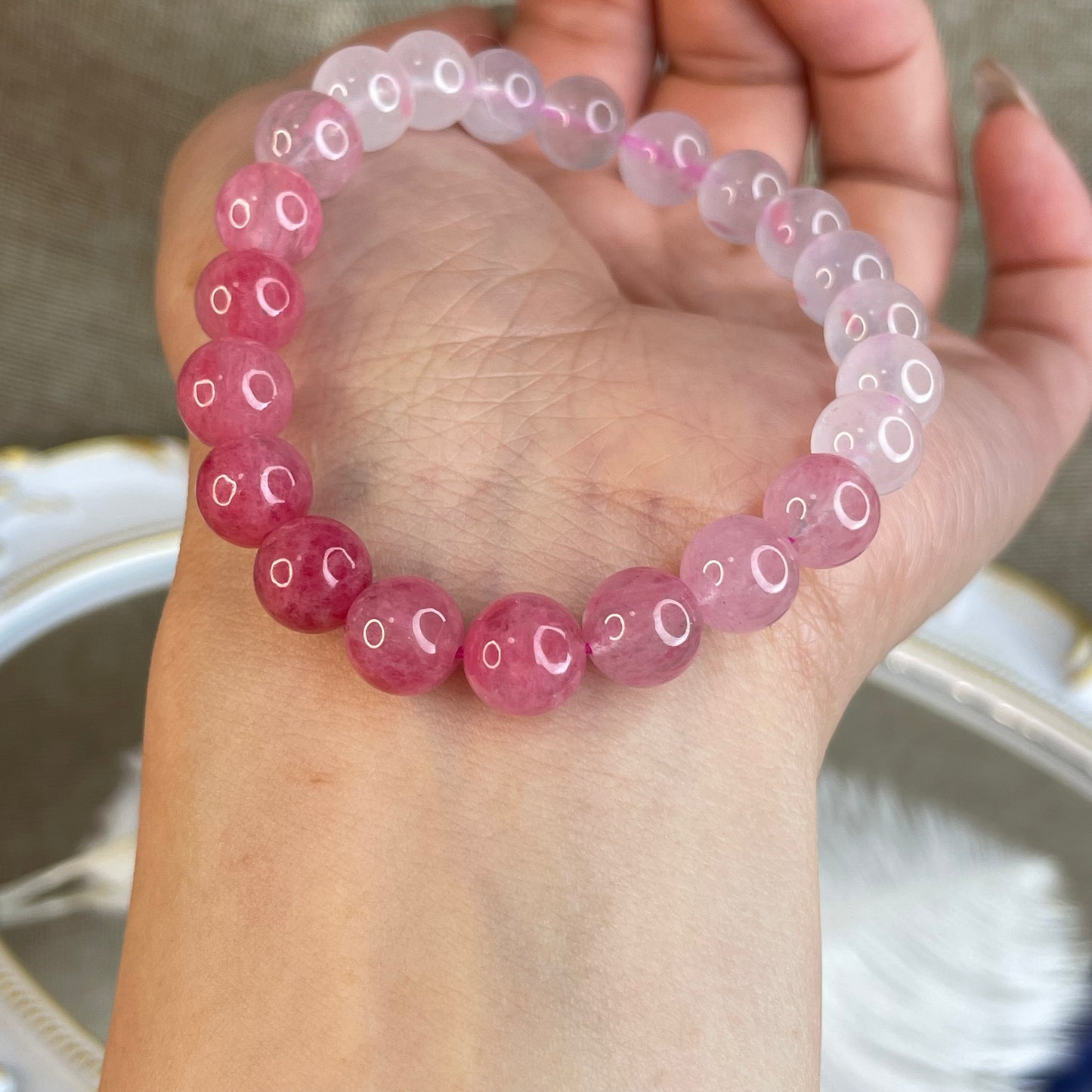 “Rose Bloom” Natural Rhodonite Gradient Bracelet 玫瑰漸影｜薔薇威手串 – 8mm（Peru 秘魯）