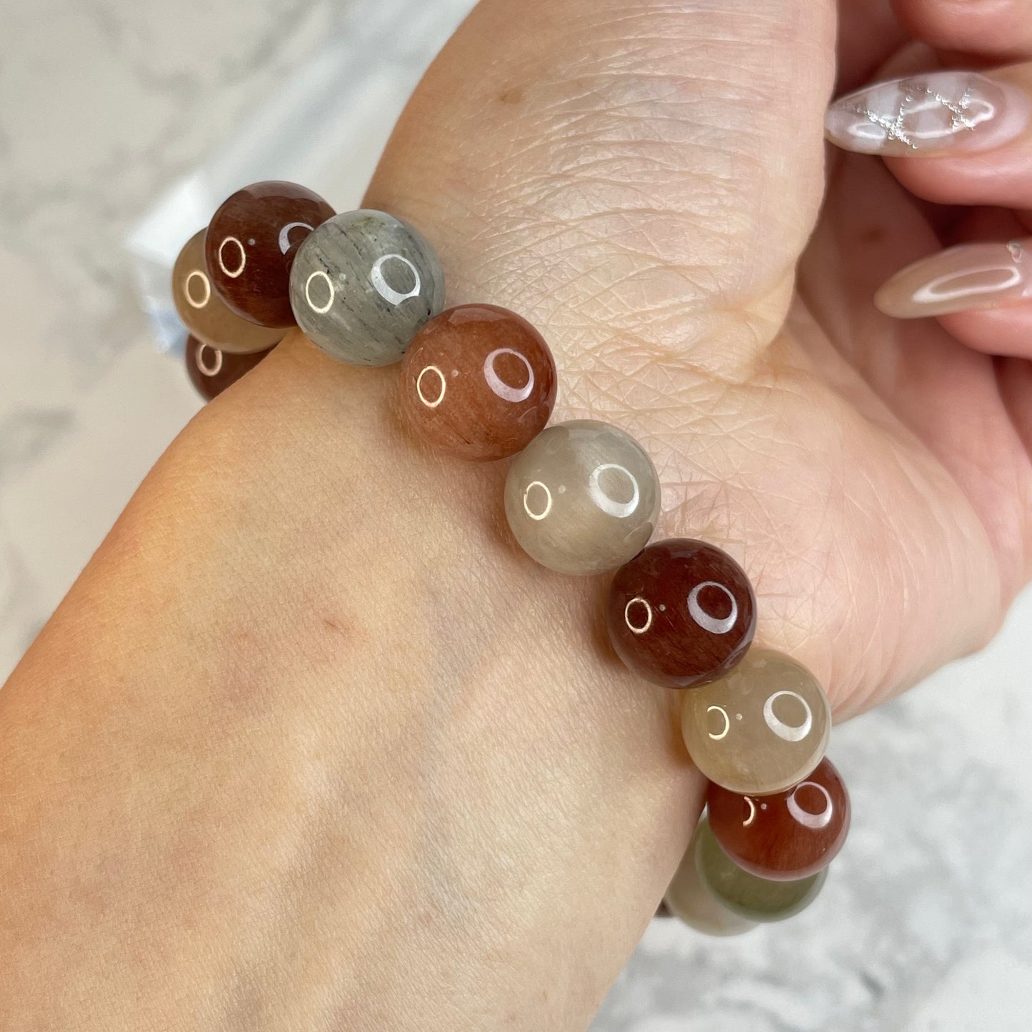 Rainbow Rutile Quartz Bracelet – 11mm Beads | Natural Rabbit Hair Crystal
彩兔毛水晶手串 – 11mm