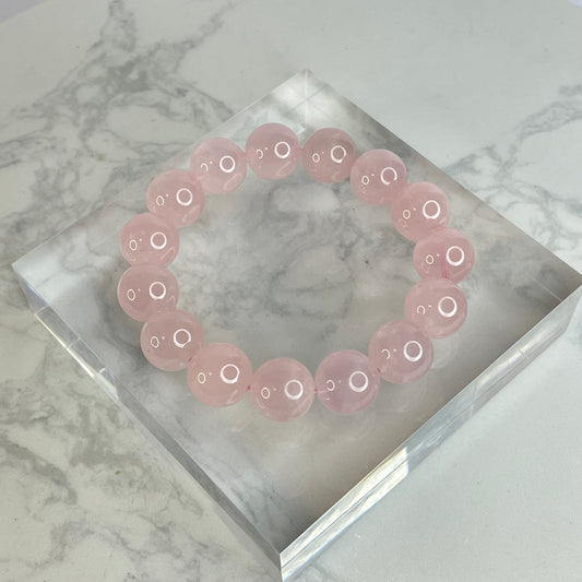 Rose Quartz 馬粉晶手串 – 14mm（原產地：馬達加斯加）
