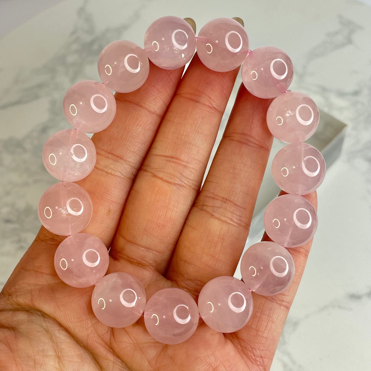 Rose Quartz 馬粉晶手串 – 14mm（原產地：馬達加斯加）
