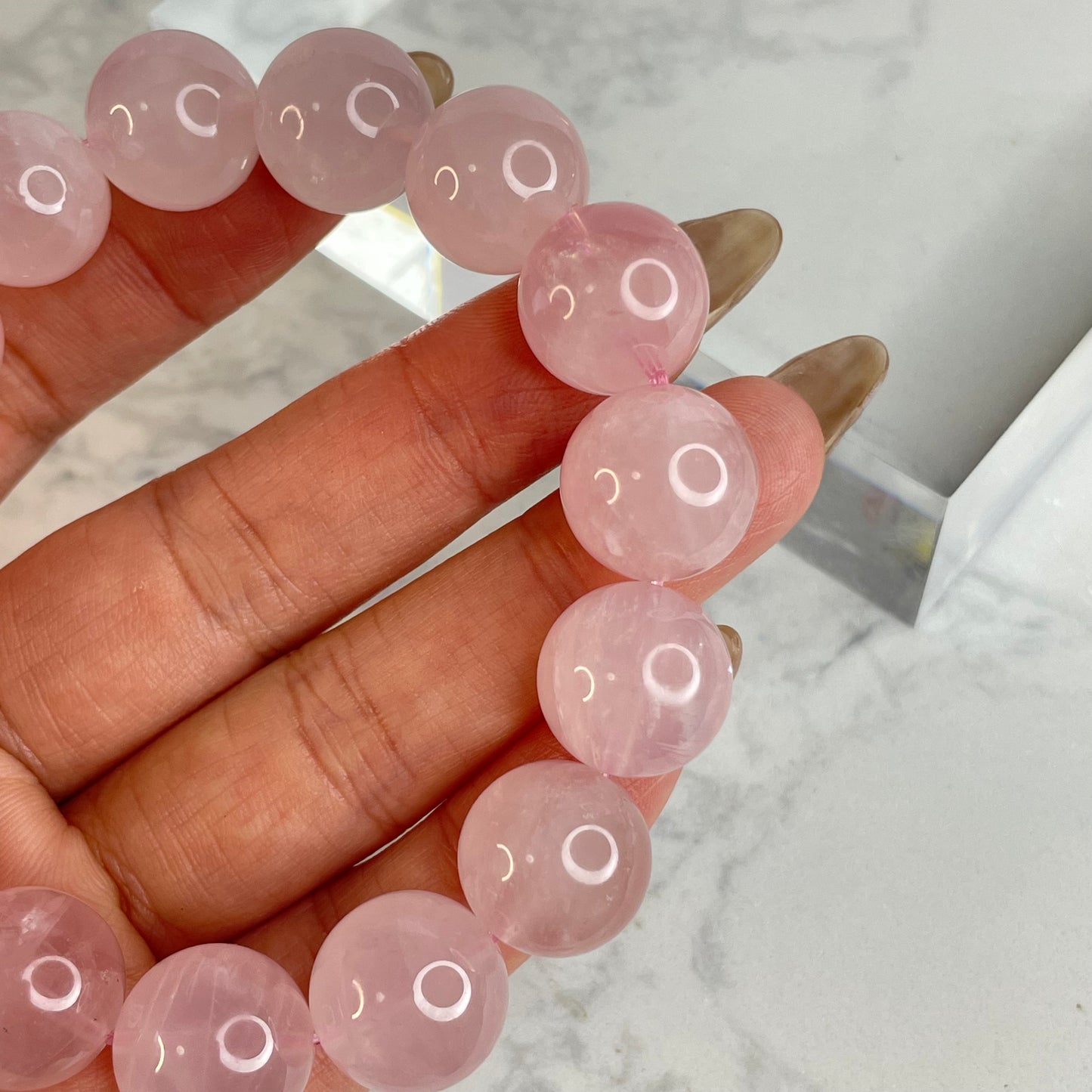 Rose Quartz 馬粉晶手串 – 14mm（原產地：馬達加斯加）