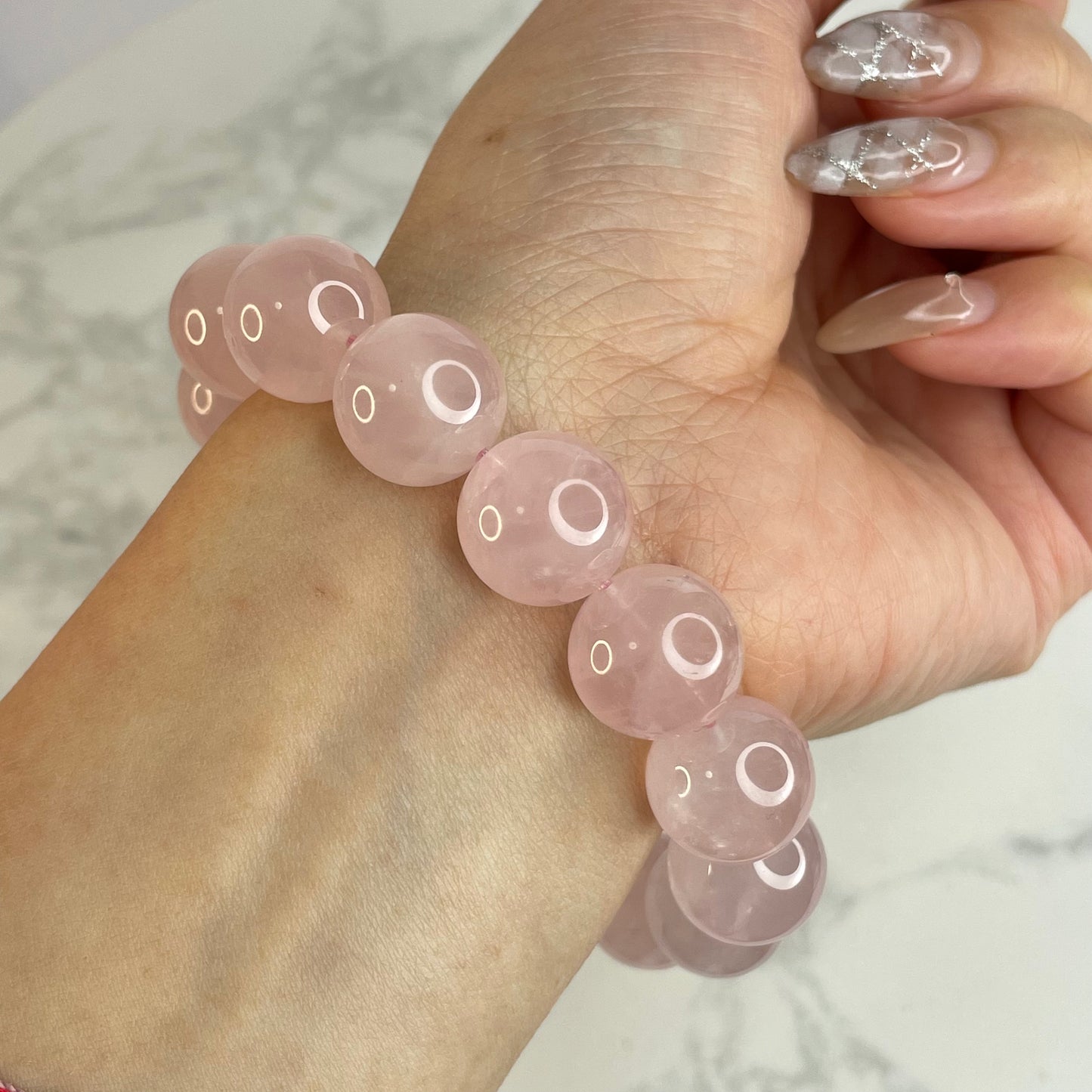 Rose Quartz 馬粉晶手串 – 14mm（原產地：馬達加斯加）