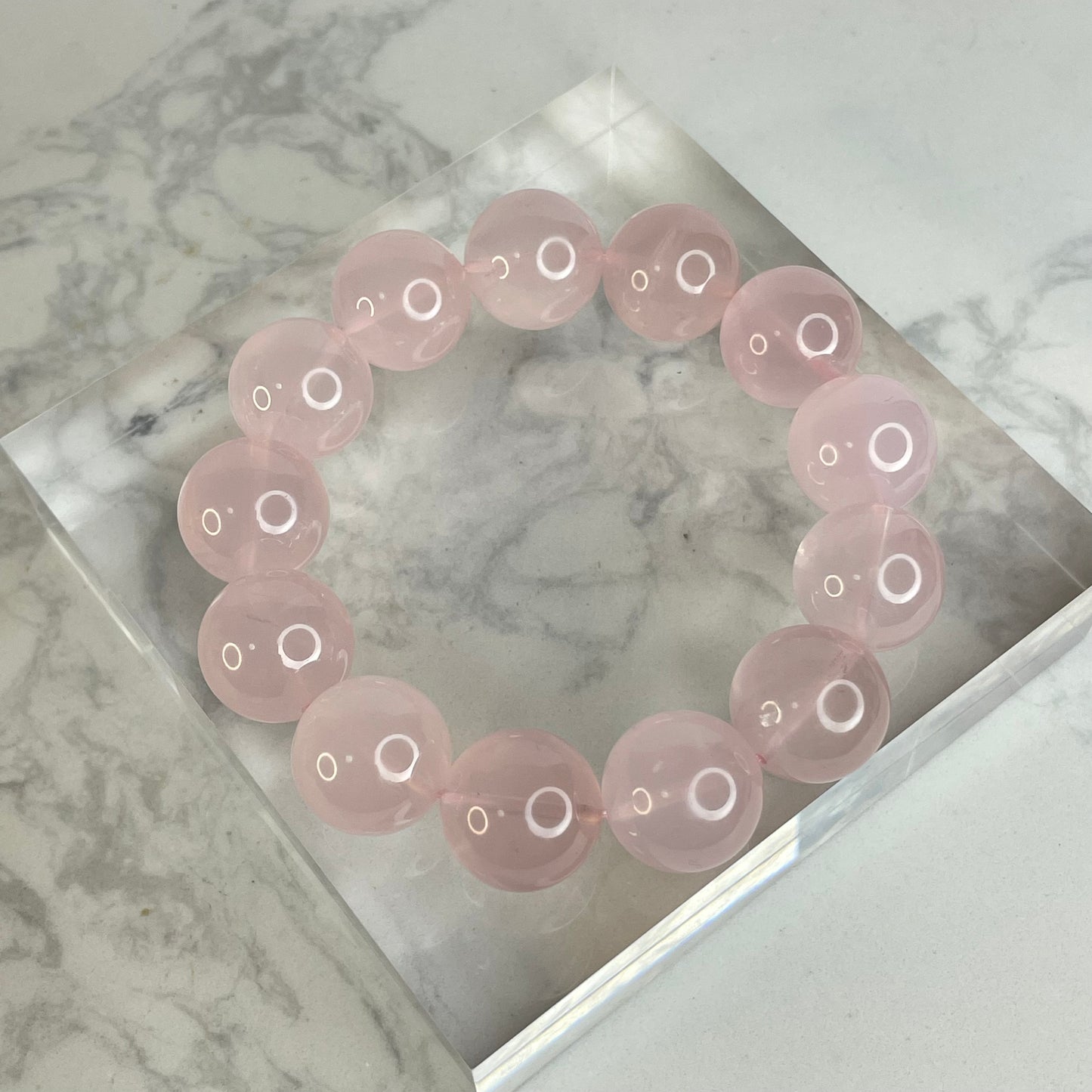 Rose Quartz 馬粉晶手串 – 17mm（原產地：馬達加斯加）