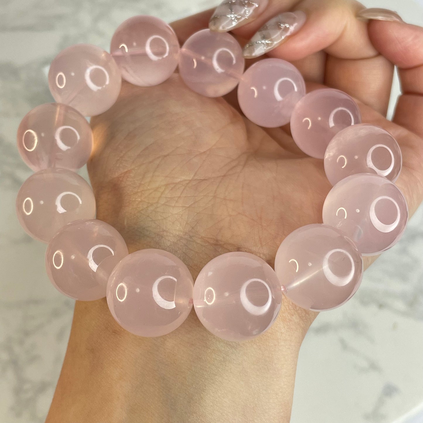 Rose Quartz 馬粉晶手串 – 17mm（原產地：馬達加斯加）