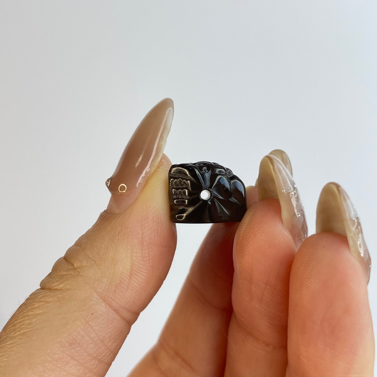 Ice Obsidian Pixiu Beads 冰曜石貔貅抱金錢 – 10pcs Set（13×19mm）