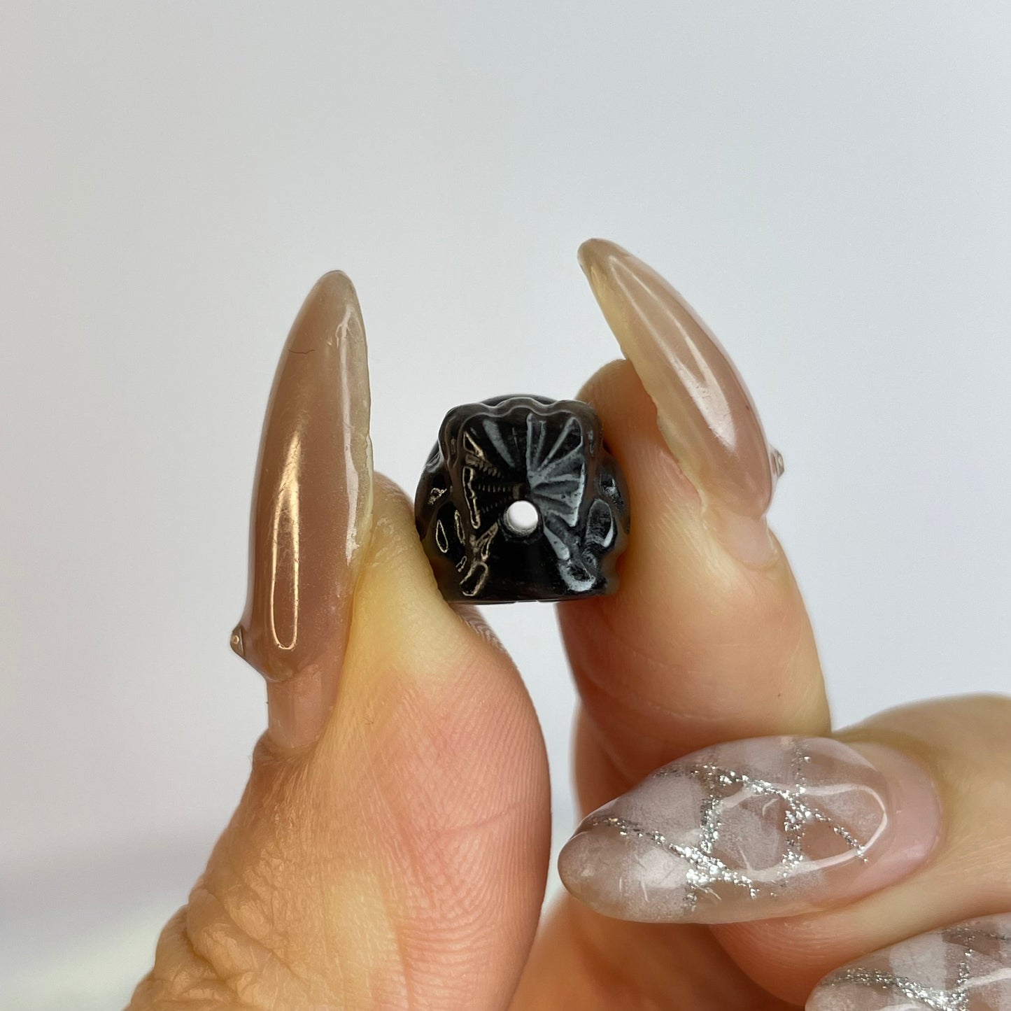 Silver Sheen Obsidian Pixiu Beads 銀曜石貔貅珠 – 10pcs Set（10×14mm）